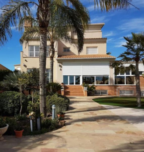 chalet & piscina-jardín-barbacoa